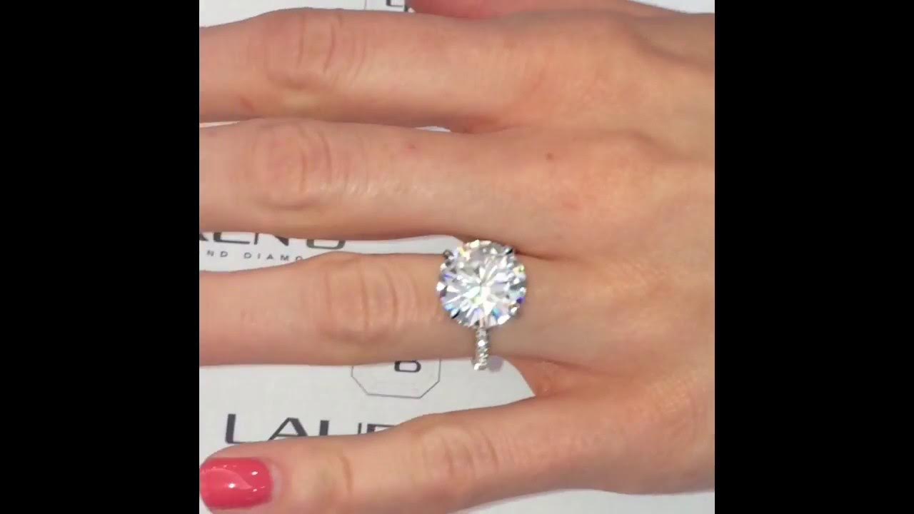 Как выглядят караты на руке 6 carat Round Moissanite Engagement Ring - YouTube