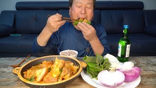 아버지의 숨겨진 요리실력?! 돼지고기김치짜글이(Spicy pork kimchi stew) 요리&먹방!! - Mukbang eating show