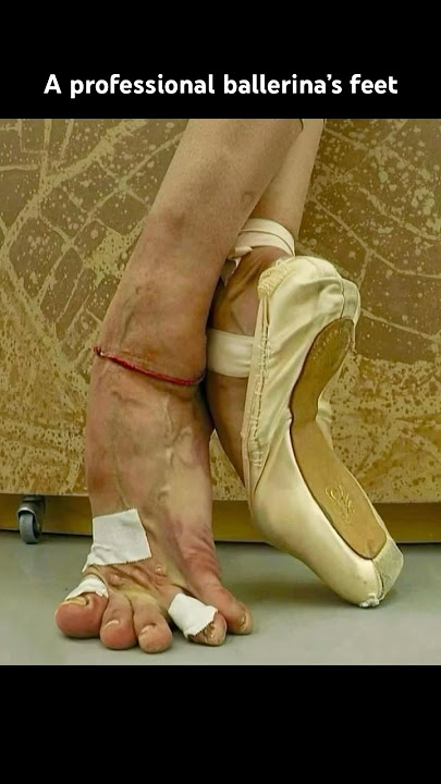 A professional ballerina’s feet by Henry Leutwyler #swanlake #ballerina #blackswan #feet
