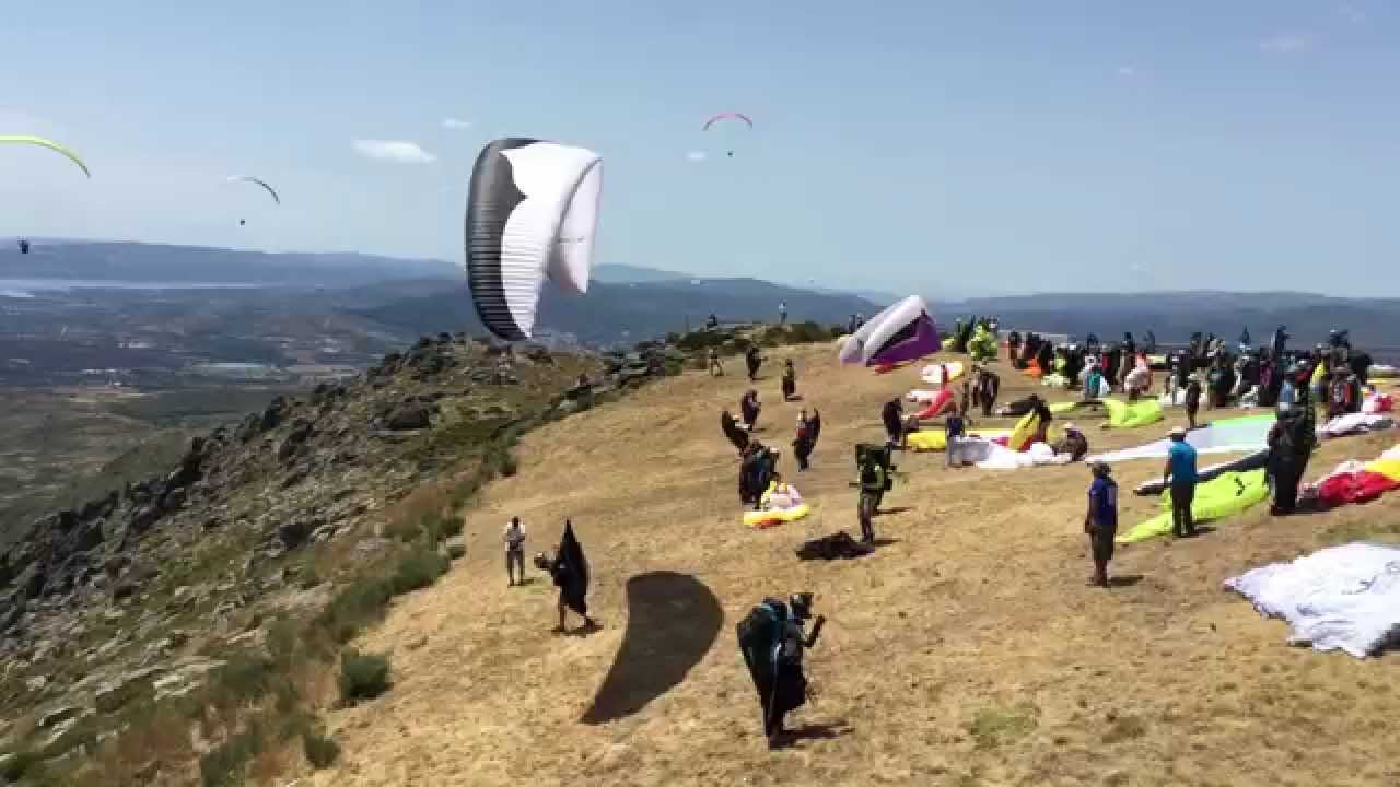 Parapente (Video 4) - PWC - Paragliding World Cup 2015 - 07/17/2015 Take Offs - Larouco Portugal