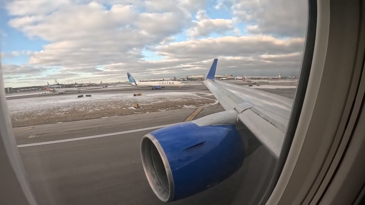 United Airlines Boeing B767-322(ER) Departing Chicago (ORD)