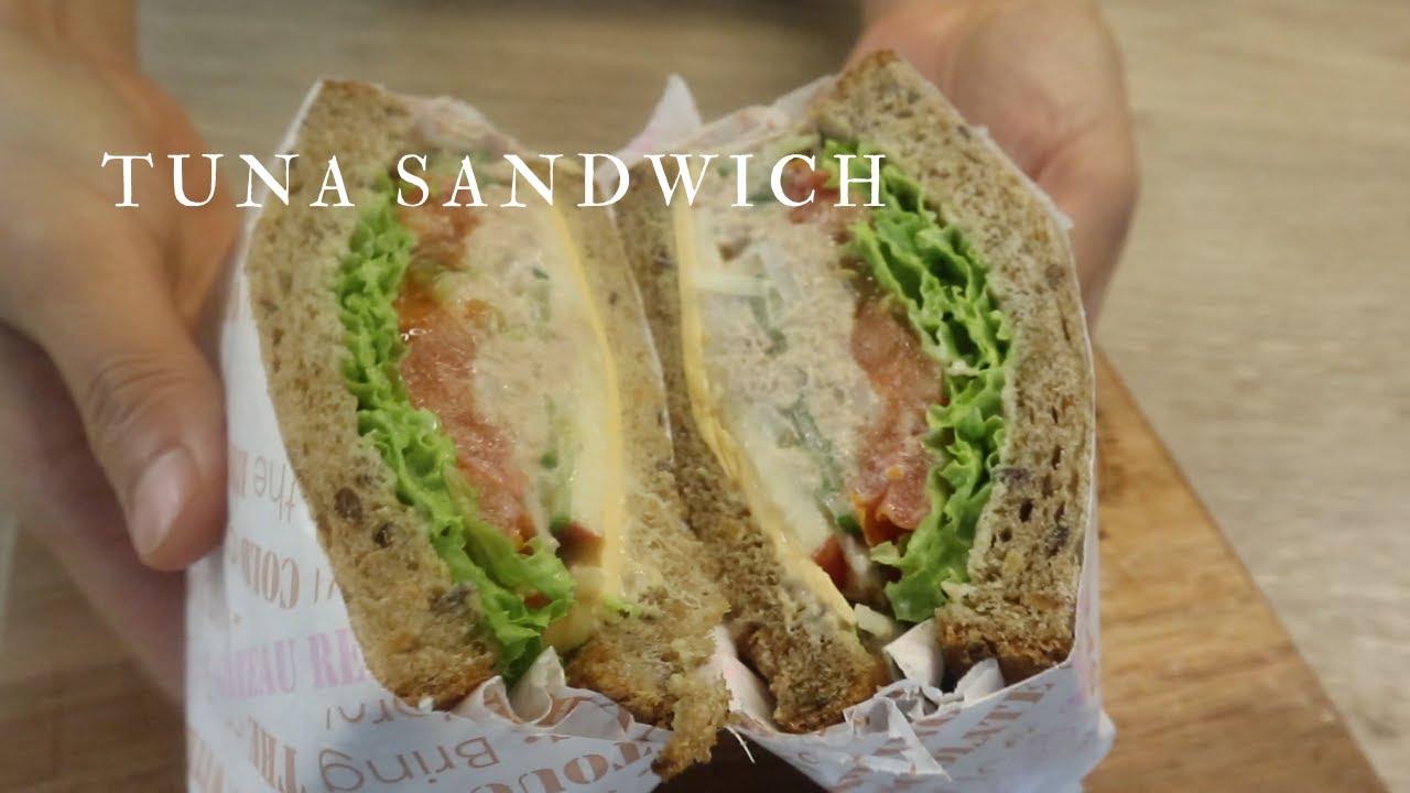 SUB)호텔출신 셰프의 카폐 런칭메뉴  참치샌드위치.A tuna sandwich from a hotel chef's launch menu.