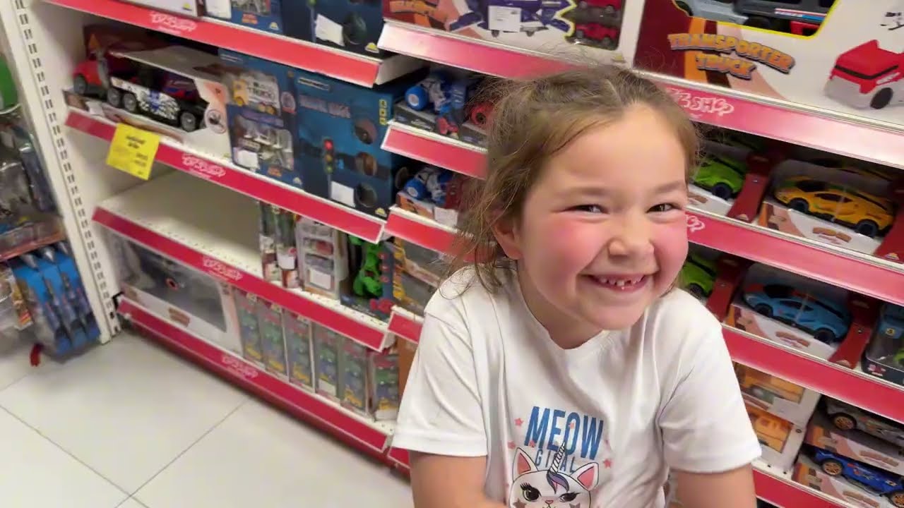 BUĞLEM ODASINI OYUNCAK MERKEZİNE DÖNÜŞTÜRDÜ!! BUĞLEM BULUT HERŞEYİ ALDIK!!