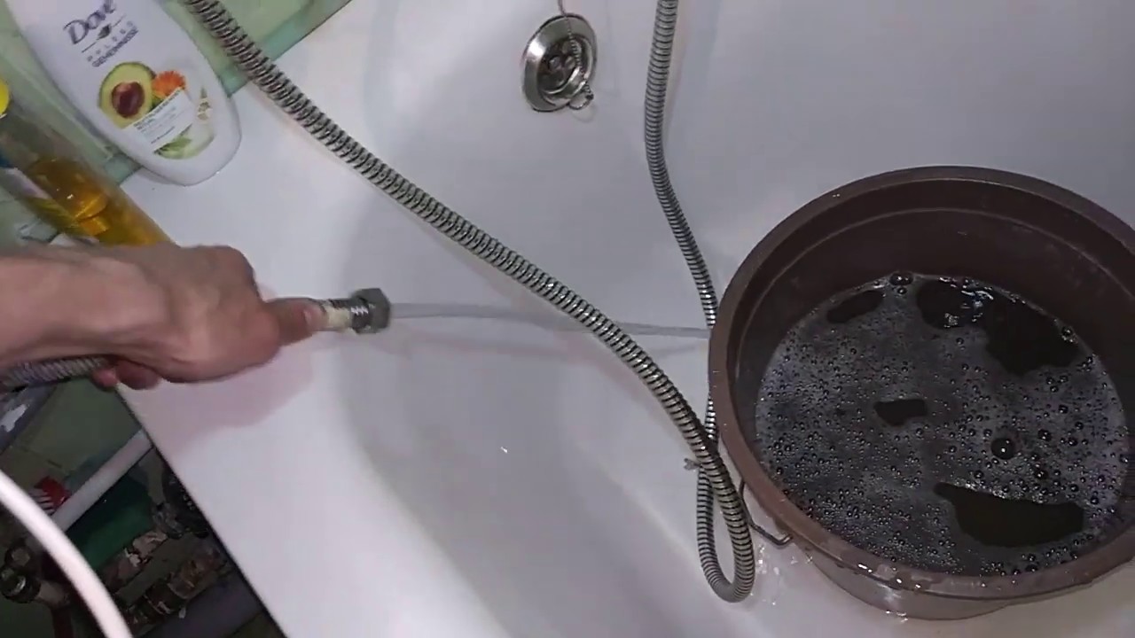 Слить воду с радиатора