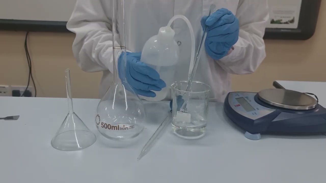 طريقة تحضير محلول قياسي لمادة صلبة ..مهارات عمليه