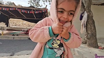 Nomadic Life Between Love and Crisis