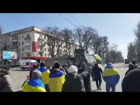 Неозброєні херсонці змусили окупантів відступити