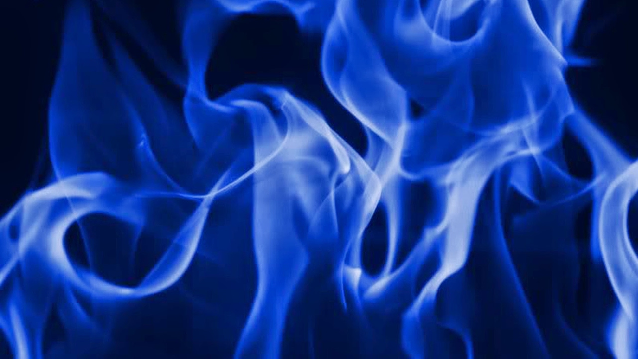 Картинки огня на зеленом фоне