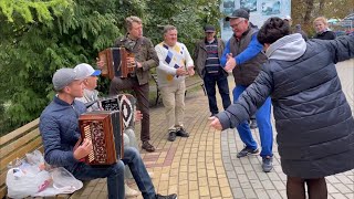 Матаня в три гармони с частушками.«Играй, гармонь Елецкая!» Елец 04.09.2021.