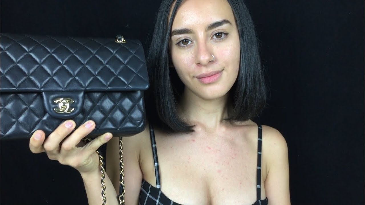 ASMR EN ESPAÑOL - ¿QUÉ LLEVO EN MI BOLSO CHANEL?