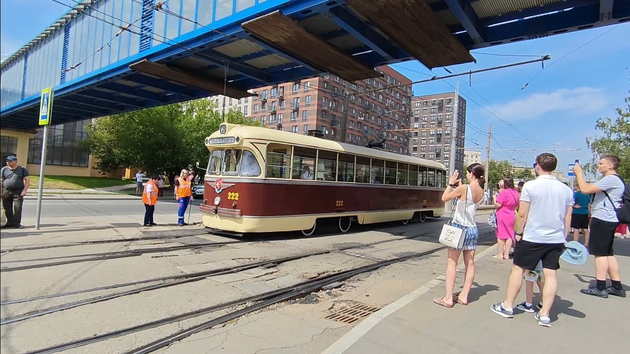 Парад трамваев в Москве в честь дня транспорта