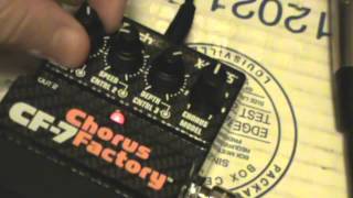 Digitech CF-7 Chorus Factory Demo - YouTube