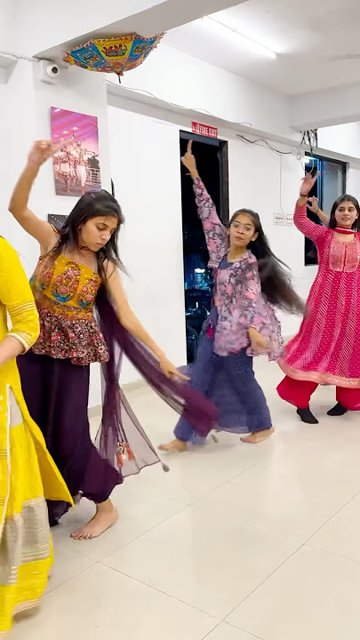 Le kachuko le #asvaargroup #music #song #explorepage #garba #dancecover #garbagroup #live