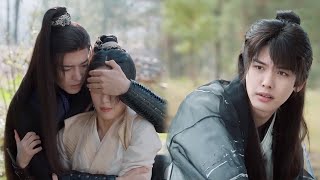 Tianyao covered Yanhui's eyes,held her in arms to calm her emotions,Xiaosheng was jealous