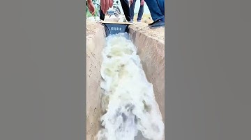 The process of plugging the water in the canal, a good tool is worth sharing