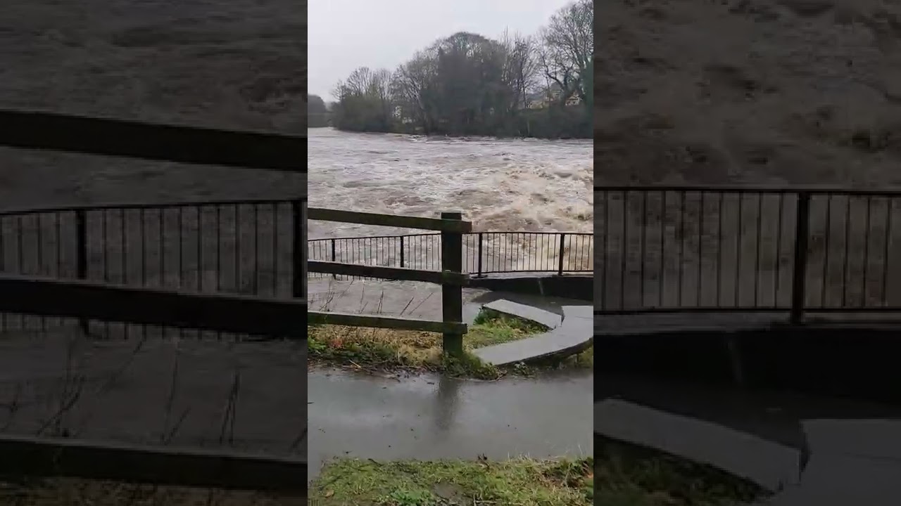Barnard Castle Weir flooded 
