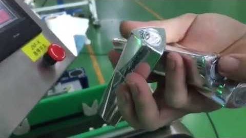 Detailed tutorial how to change over different size product lipstick bottom labeling machine 1
