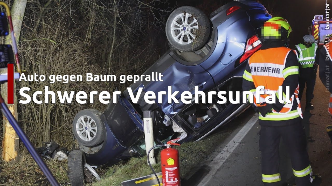 Auto gegen Baum: PKW landete nach schwerem Verkehrsunfall auf Wiener Straße bei Gunskirchen am Dach