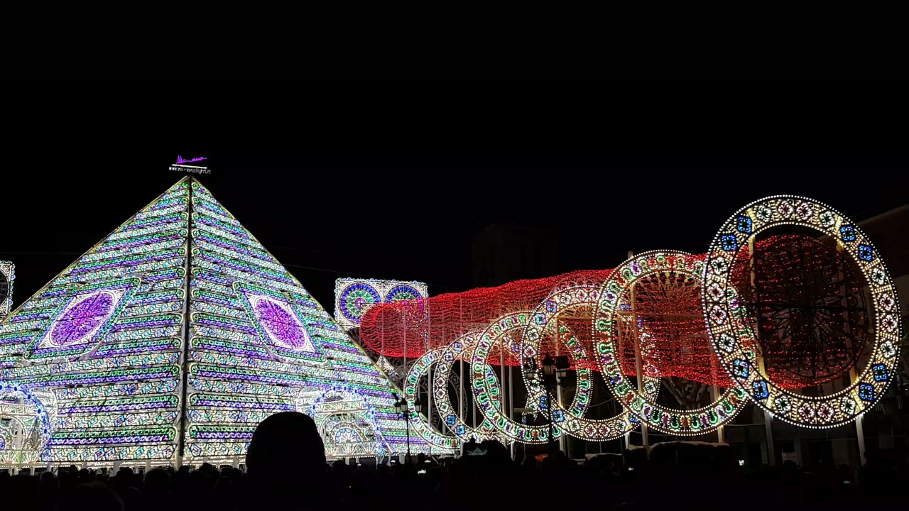 espectáculo de luces en Torrejon de ardoz Madrid - YouTube