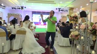 Chiếc Khăn Piêu -  Ông chú Hát Tặng Cháu trong Ngày Cưới Rất Hay Và Vui Nhộn