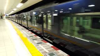 相鉄・JR線直通の車両の発車シーン