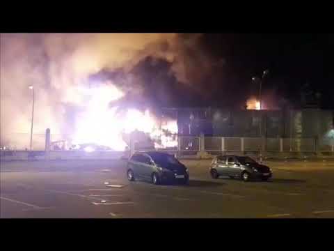 Alarma por un incendio en el astillero de Praceres