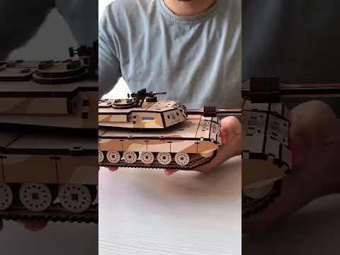 Деревянный 3D конструктор танк Абрамс PuzzleOk (механический 3д пазл военная техника из дерева), видео 1