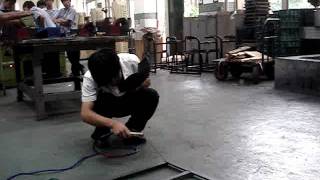 00古鎮治老師指導焊接-2011東勢高工太陽能車焊接一.MPG