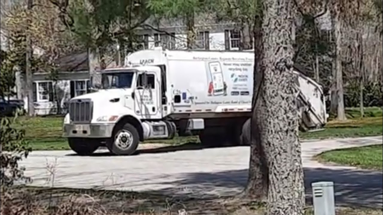 Burlington County Recycling Leach 2Rlll peterbilt Recycle truck SL26