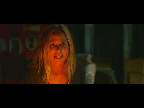 Lights Out (2016) - Sophie confronts Diana