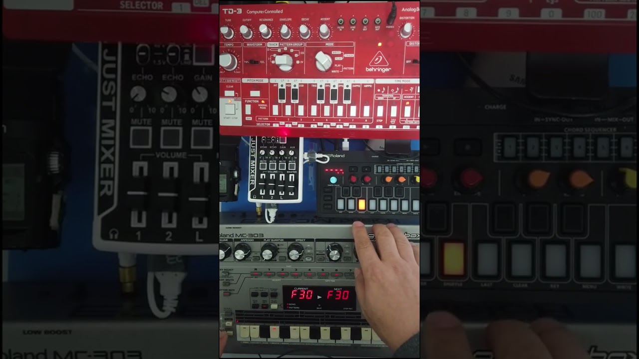 Behringer TD-3, Roland MC-303 , J-6 Groove gear - YouTube