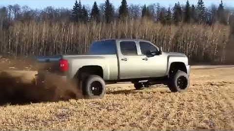 2011 LML Lifted Duramax 5 inch Strightpipe