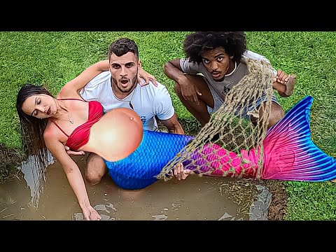 Encontramos uma sereia grávida no rio.