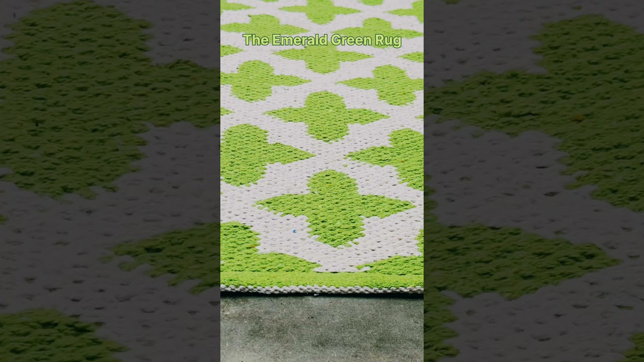 Our emerald green rug 💚✨ 