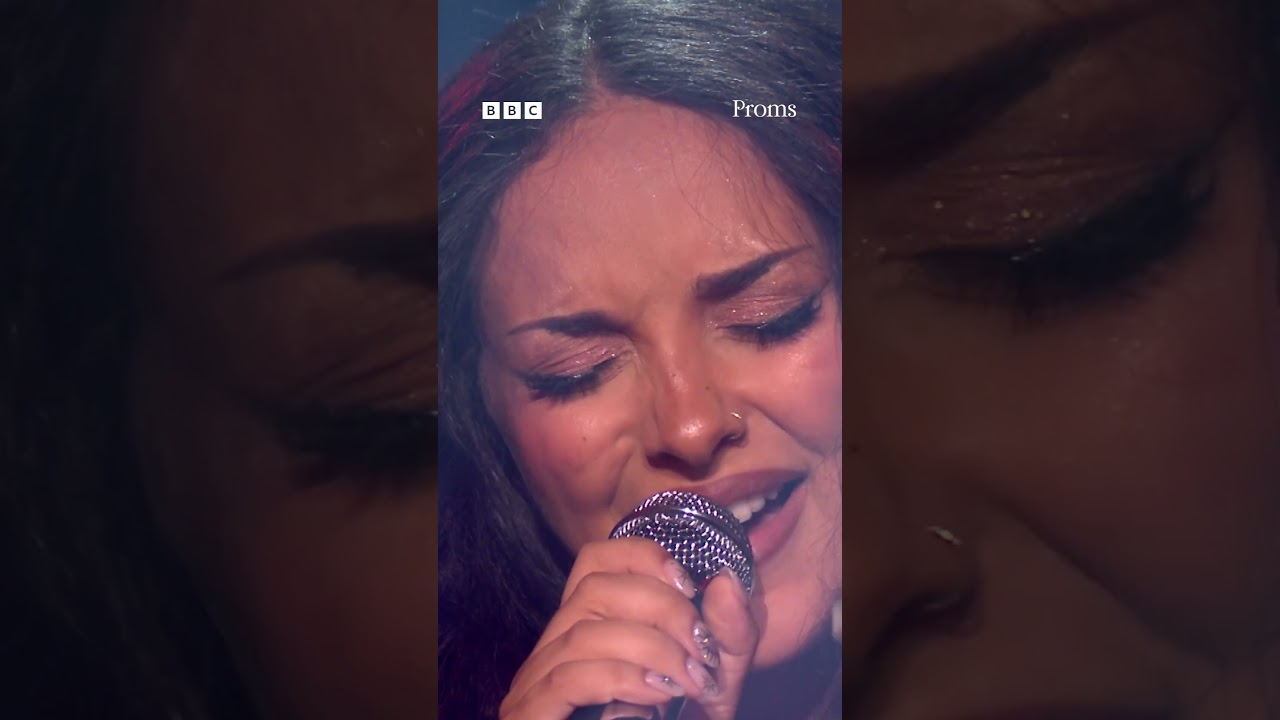 JADE performs ‘Plastic Box’ at The Proms