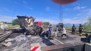 Verona, frontale tra tir a Peschiera del Garda: il punto dello schianto. Video