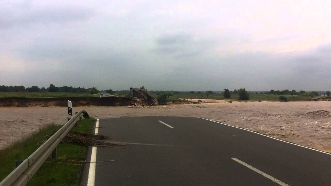 Hochwasser Juni  2013 zwischen Pouch und Löbnitz