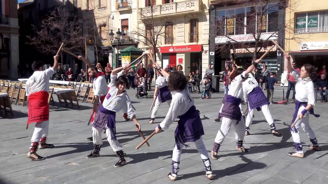 Ball de bastons, el cant dels Maulets, colla bastonera Quico Sabaté de Sant Celoni