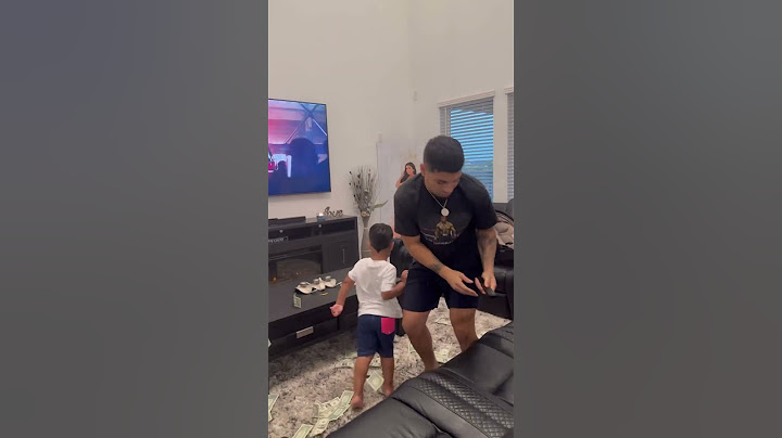 Mom catches dad and son throwing money at girls dancing on tv #shorts
