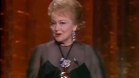 Margaret Booth Receives an Honorary Award: 1978 Os...