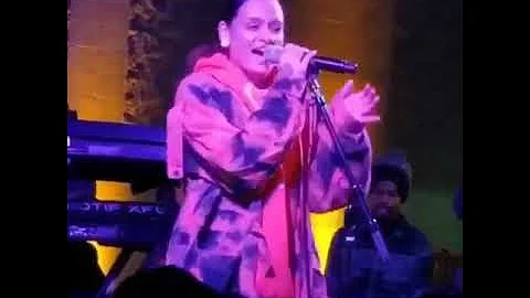 Kehlani sings Tamia "So into you"