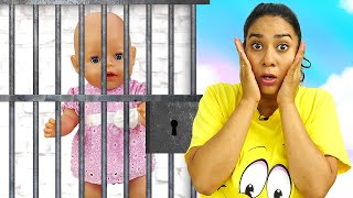 Baby Born Emily Und Valeria Rauben Den Geldautomat Aus. Spielzeug Video Mit Puppen
