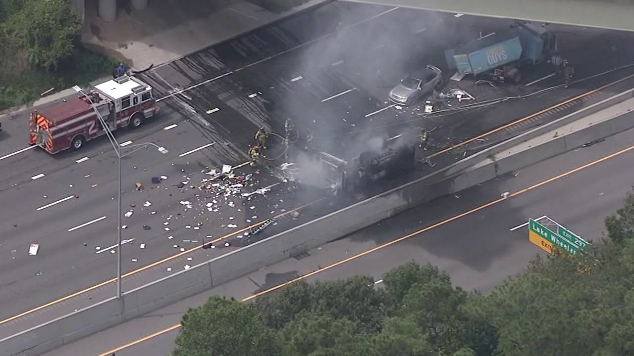 1 dead, 3 taken to hospital after fiery I-40 crash - YouTube