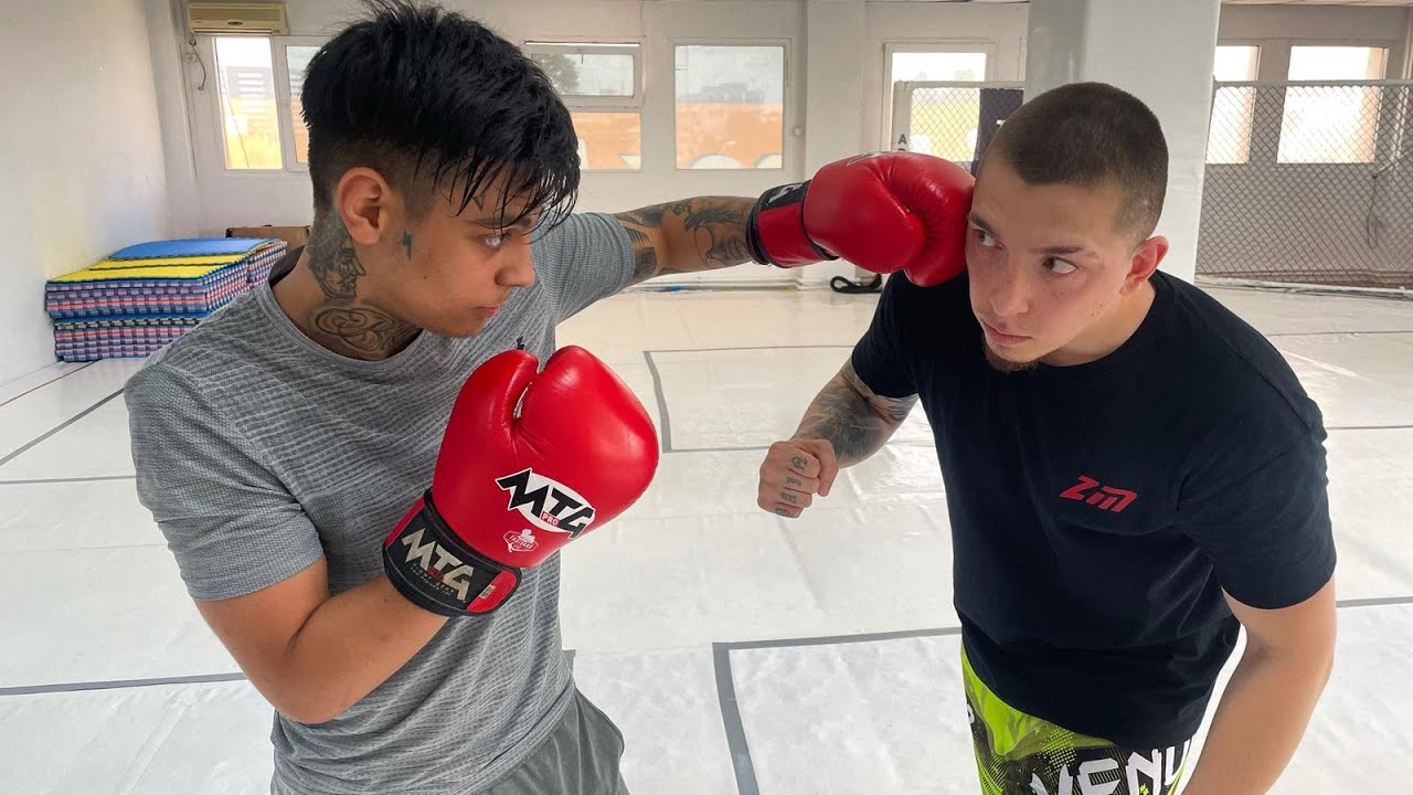 AlbertNBN M-A BATUT RAU IN SALA DE MMA !!?