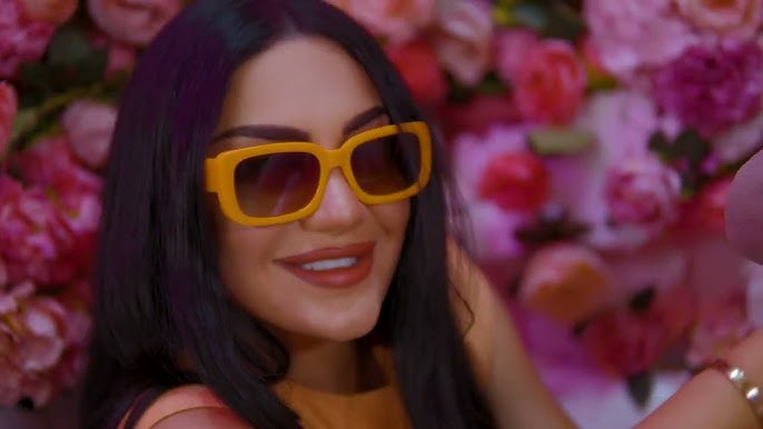 Gozallik erotik fon rasmi Regina Todorenko yalangoch