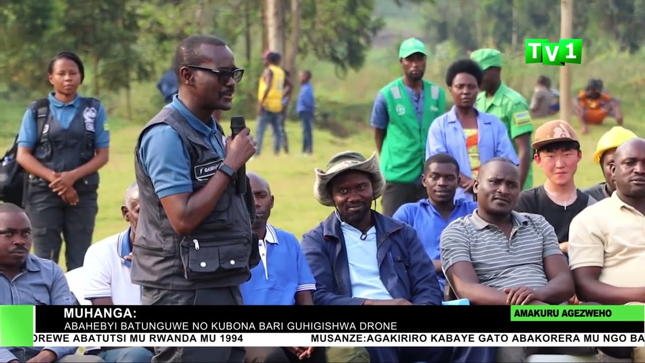 MUHANGA: ABAHEBYI BATUNGUWE NO KUBONA BARI GUHIGISHWA DRONE