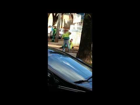 Vídeo flagra servidores brigando na rua em Maringá