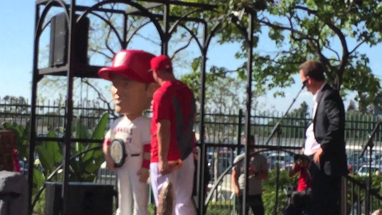 Mike Trout unveils new bobblehead at Angel Stadium