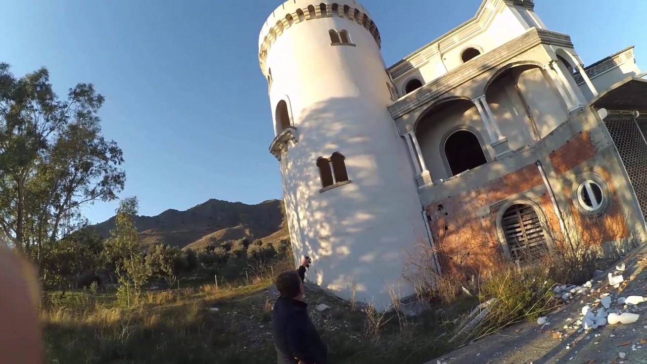 Doğa içinde kaderine terk edilmiş gizemli ev YouTube