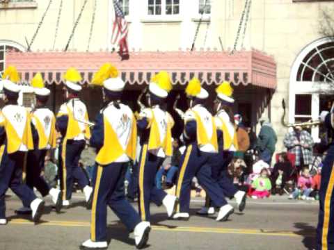ee smith high school marching band at the christmas parade fort smith christmas parade 2019